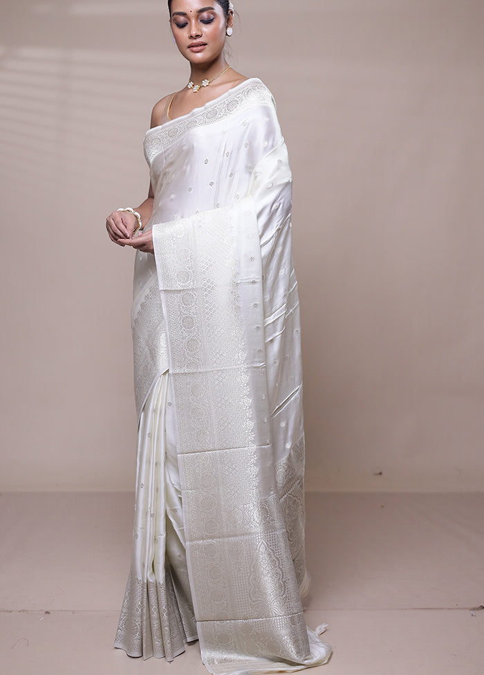 White Handloom Pure Georgette Saree With Blouse Piece