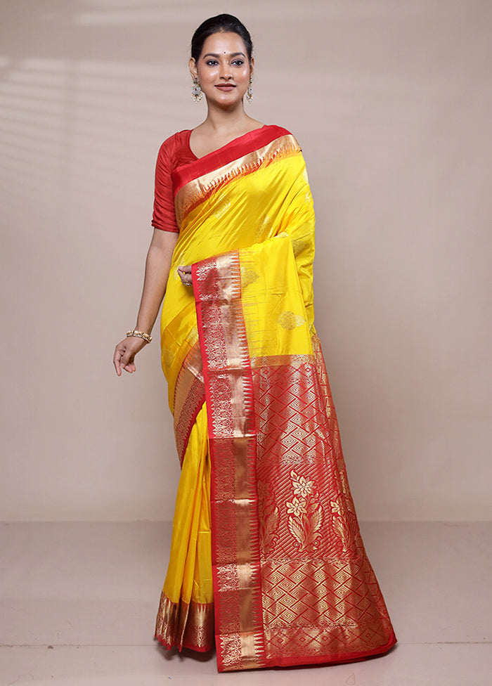 Yellow Handloom Kanjivaram Pure Silk Saree With Blouse Piece