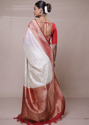 Cream Georgette Saree With Blouse Piece