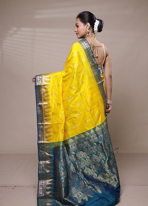 Yellow Handloom Kanjivaram Pure Silk Saree With Blouse Piece