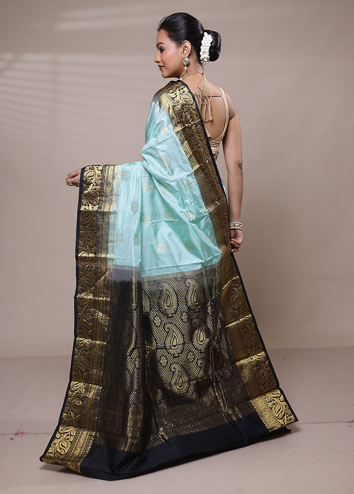 Blue Handloom Kanjivaram Pure Silk Saree With Blouse Piece