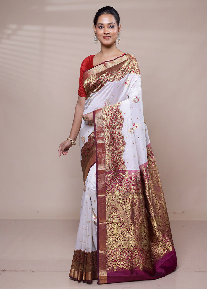 White Handloom Kanchipuram Pure Silk Saree With Blouse Piece