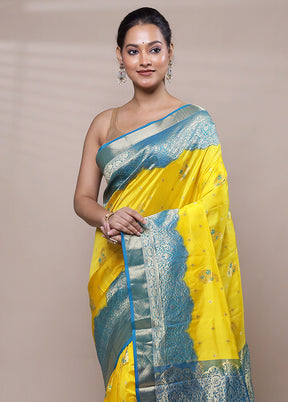 Yellow Handloom Kanchipuram Pure Silk Saree With Blouse Piece