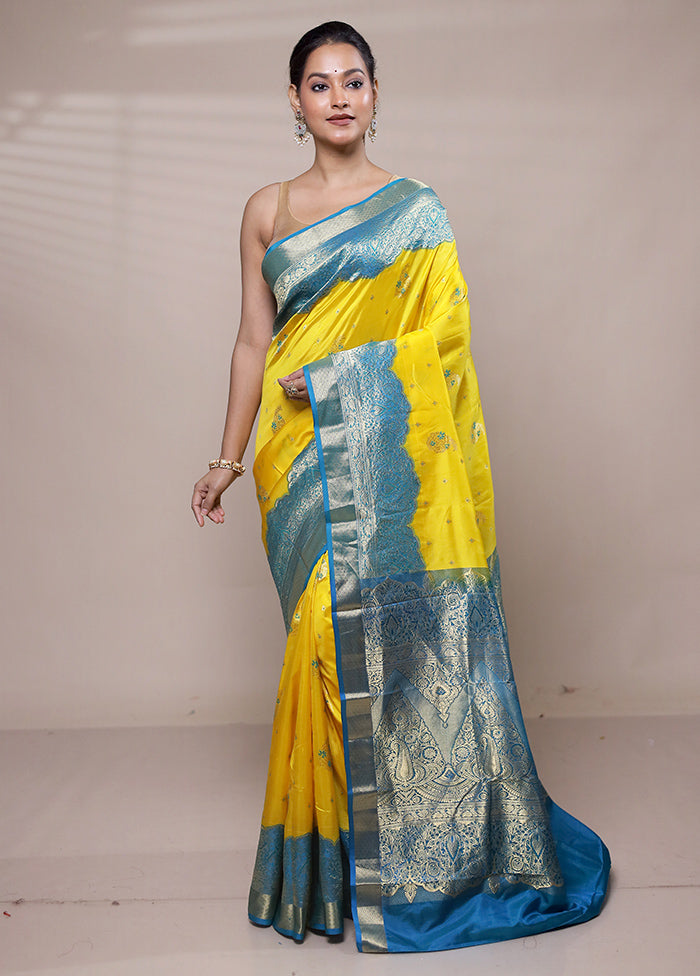 Yellow Handloom Kanchipuram Pure Silk Saree With Blouse Piece