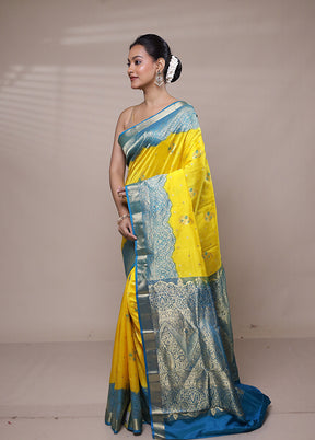 Yellow Handloom Kanchipuram Pure Silk Saree With Blouse Piece