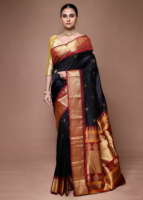 Black Handloom Kanchipuram Pure Silk Saree With Blouse Piece