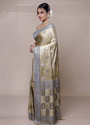 Green Dupion Silk Saree With Blouse Piece