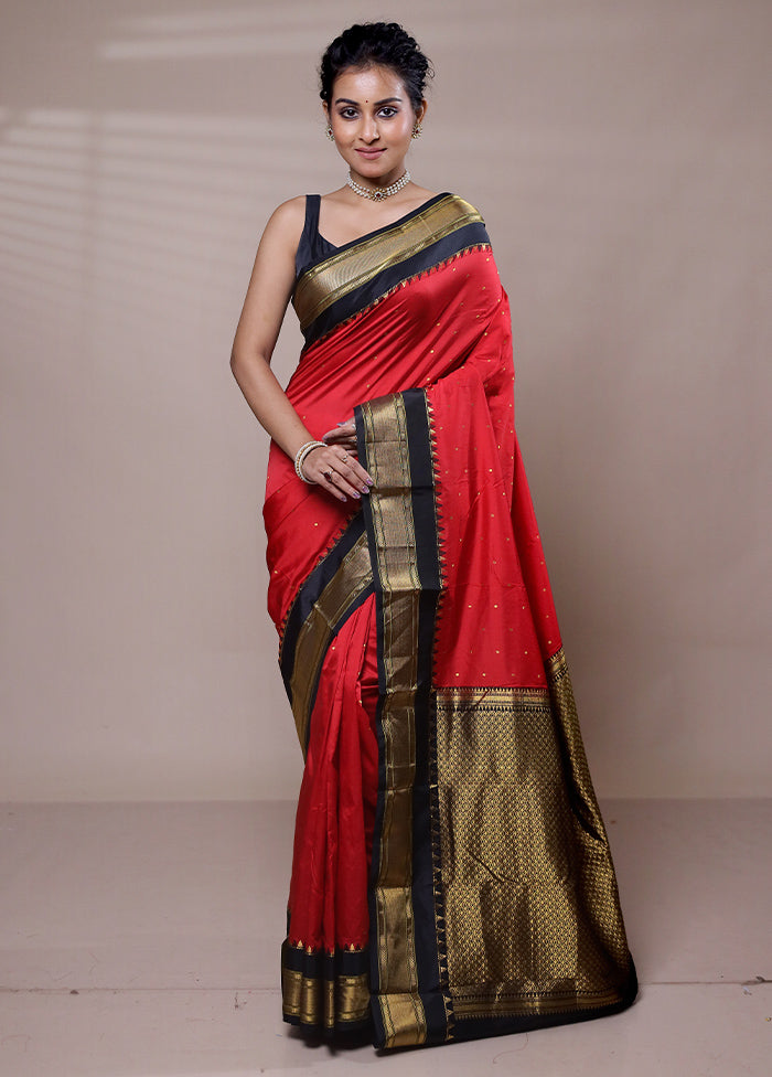 Red Kanjivaram Silk Saree With Blouse Piece