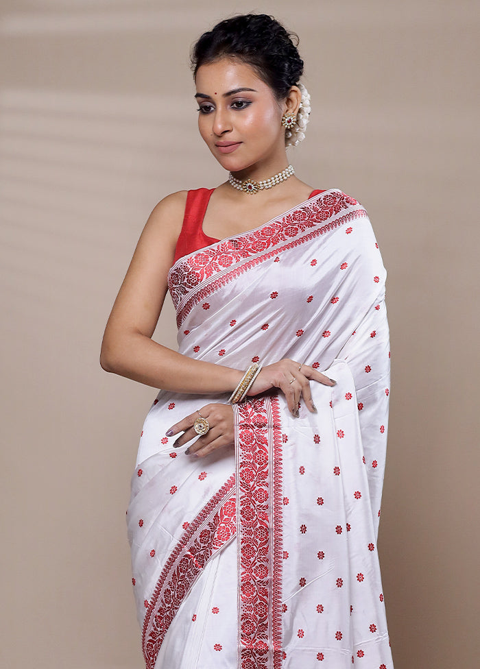 White Handloom Assam Pure Silk Saree With Blouse Piece