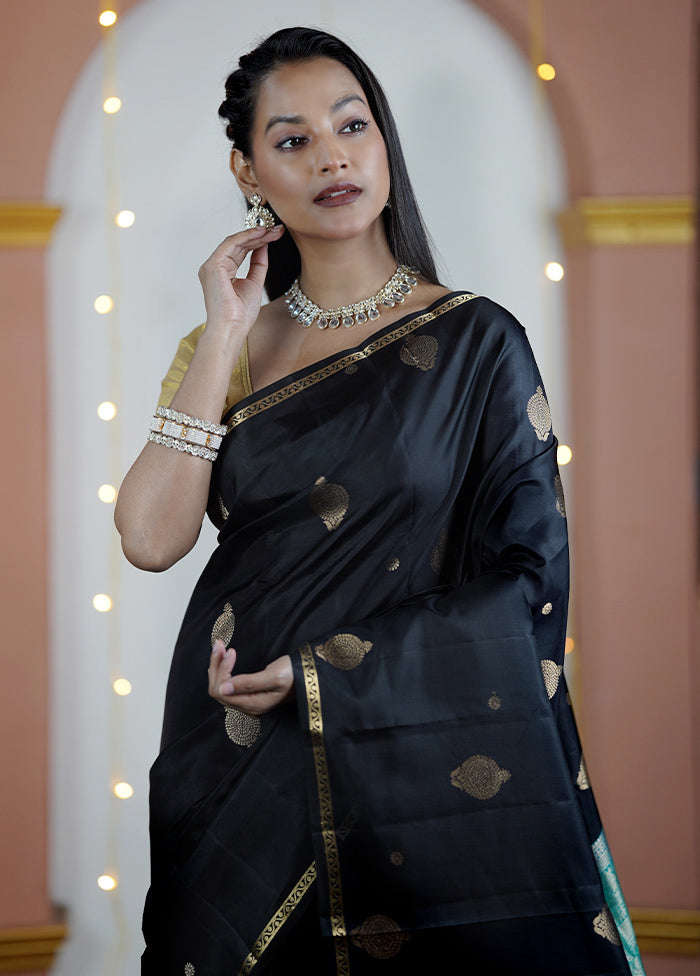 Black Handloom Kanjivaram Pure Silk Saree With Blouse Piece