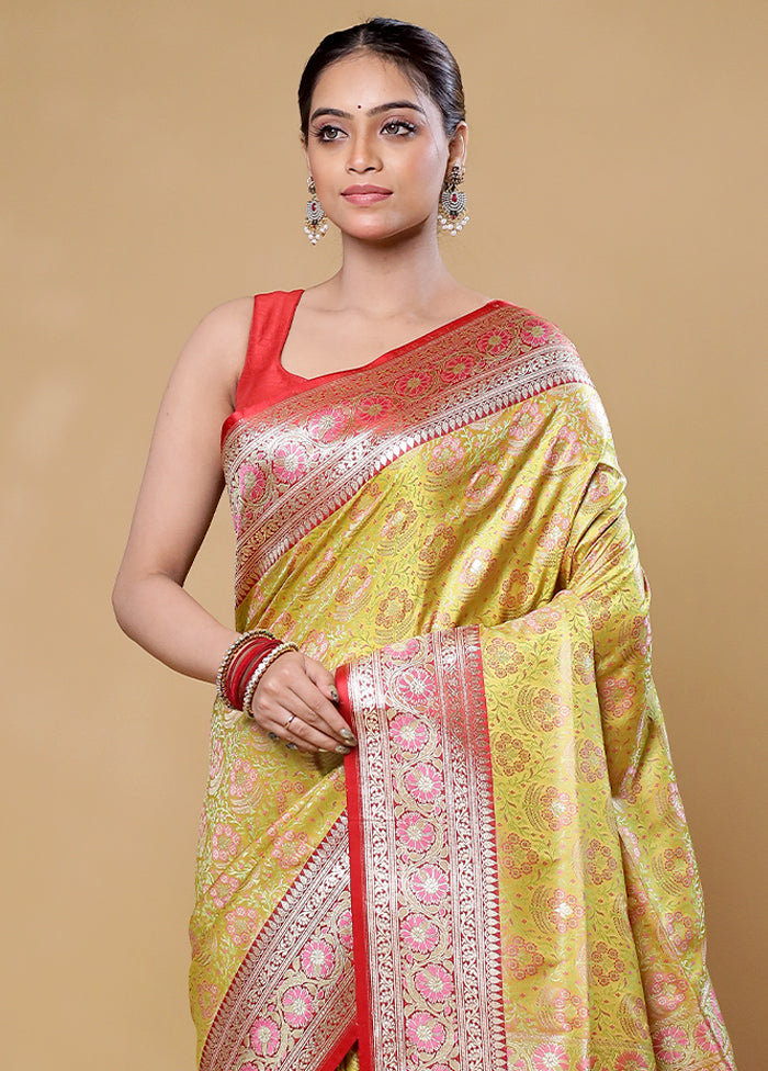 Yellow Tanchoi Silk Saree With Blouse Piece