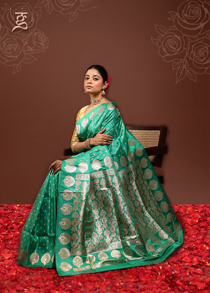 Green Handloom Banarasi Pure Silk Saree With Blouse Piece