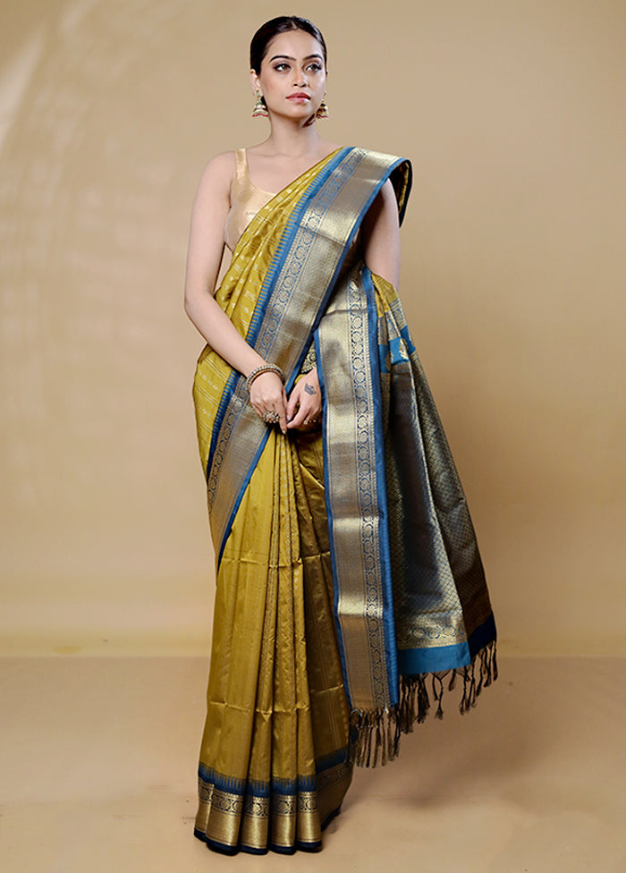 Green Kanjivaram Silk Saree With Blouse Piece