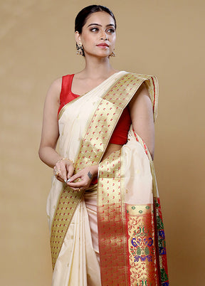 White Kanjivaram Silk Saree With Blouse Piece