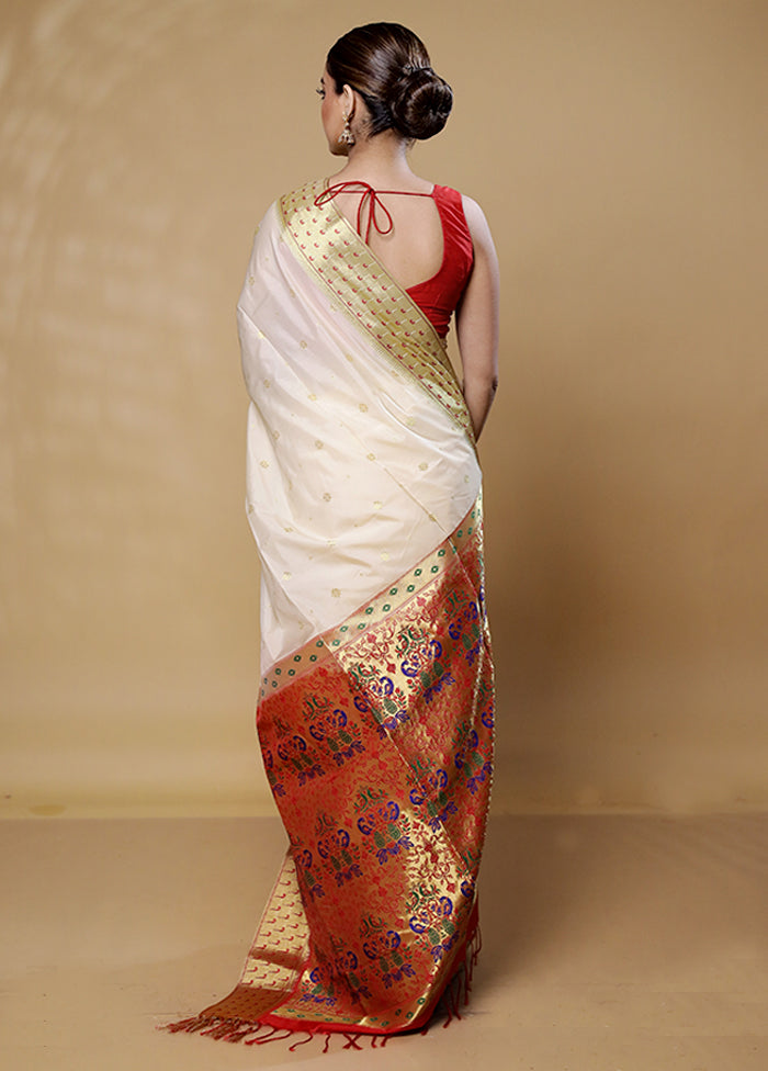 White Kanjivaram Silk Saree With Blouse Piece