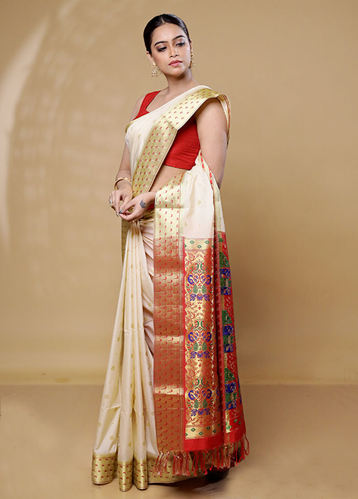 White Kanjivaram Silk Saree With Blouse Piece