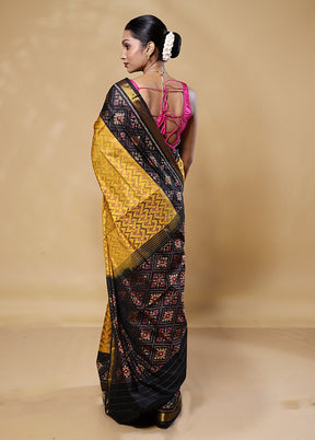 Yellow Handloom Patola Pure Silk Saree With Blouse Piece