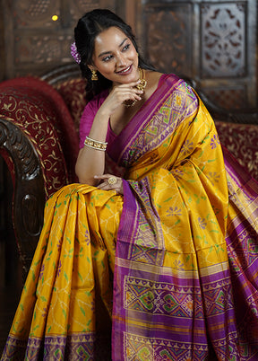 Yellow Handloom Patola Pure Silk Saree With Blouse Piece