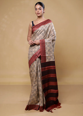 Cream Handloom Tussar Pure Silk Saree With Blouse Piece