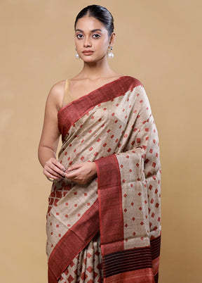 Cream Handloom Tussar Pure Silk Saree With Blouse Piece