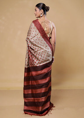 Cream Handloom Tussar Pure Silk Saree With Blouse Piece