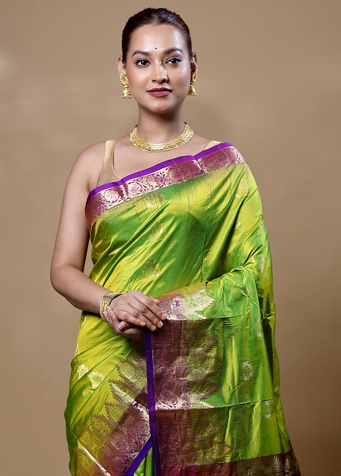 Green Handloom Kanjivaram Pure Silk Saree With Blouse Piece