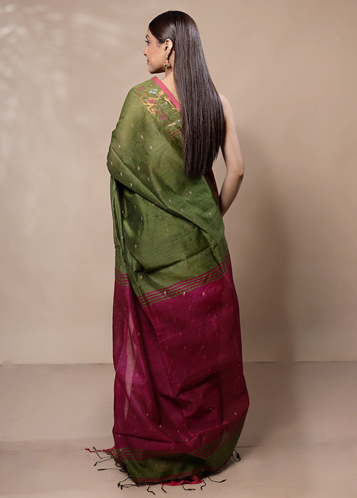 Green Cotton Saree With Blouse Piece