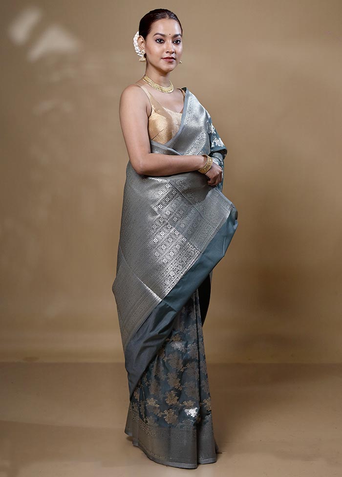 Grey Uppada Silk Saree With Blouse Piece