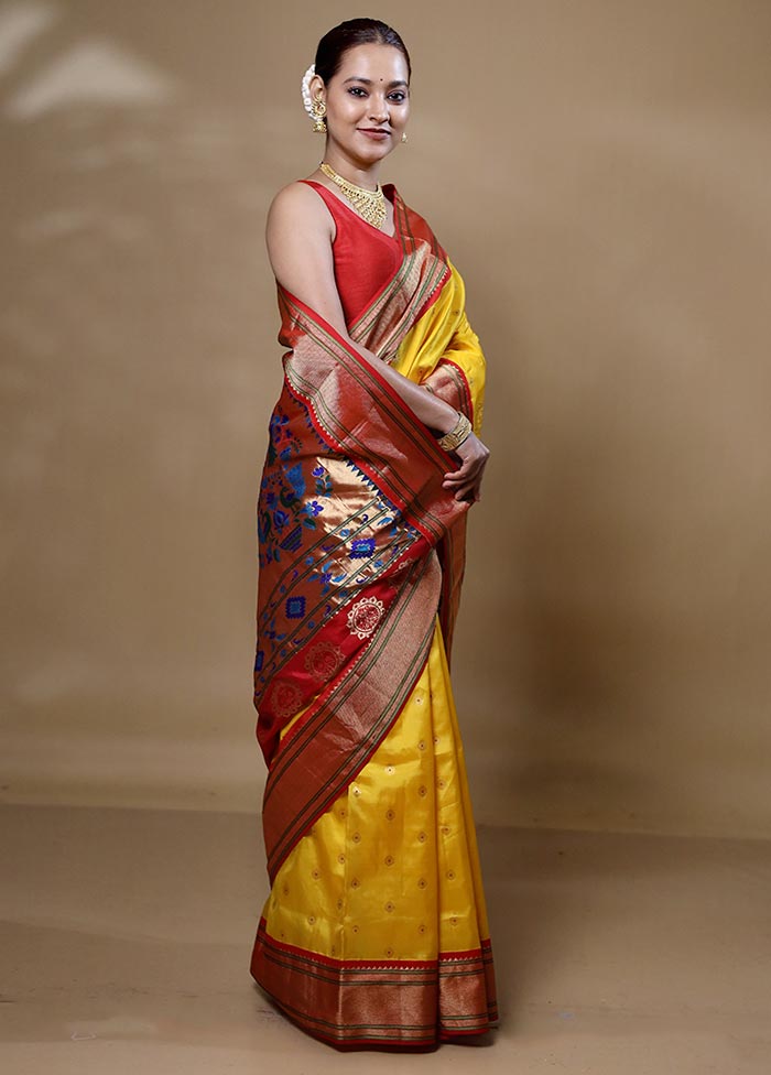 Yellow Handloom Kanchipuram Pure Silk Saree With Blouse Piece