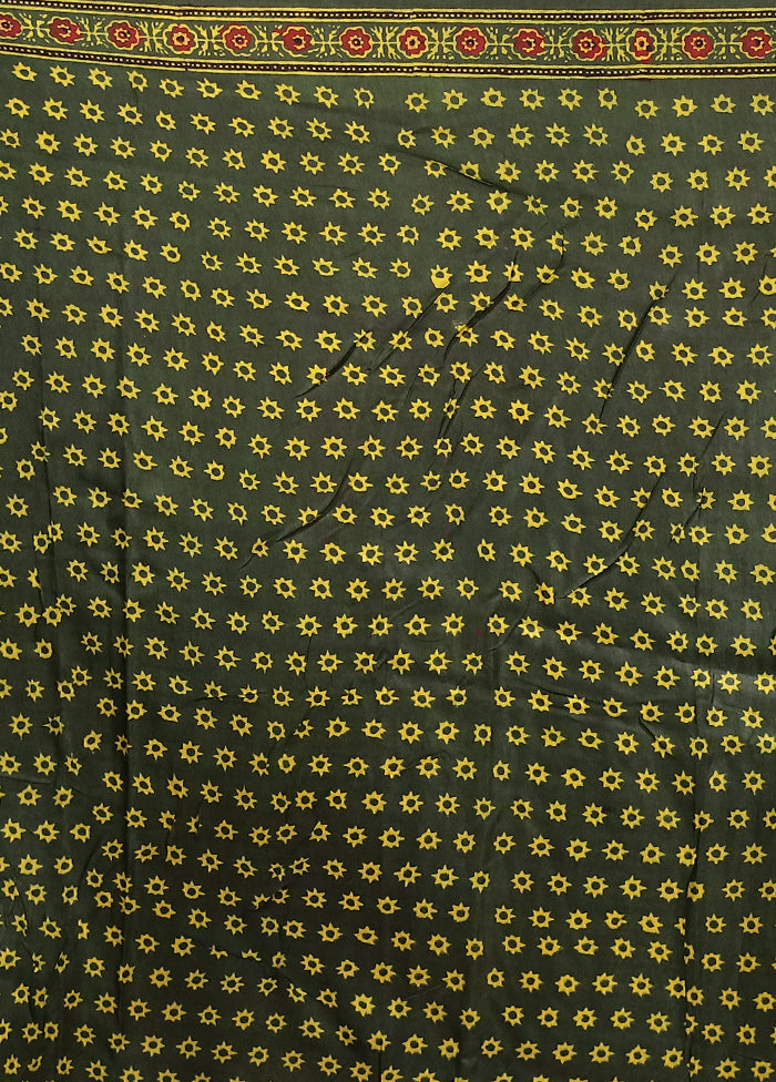 Cream Chanderi Cotton Saree With Blouse Piece