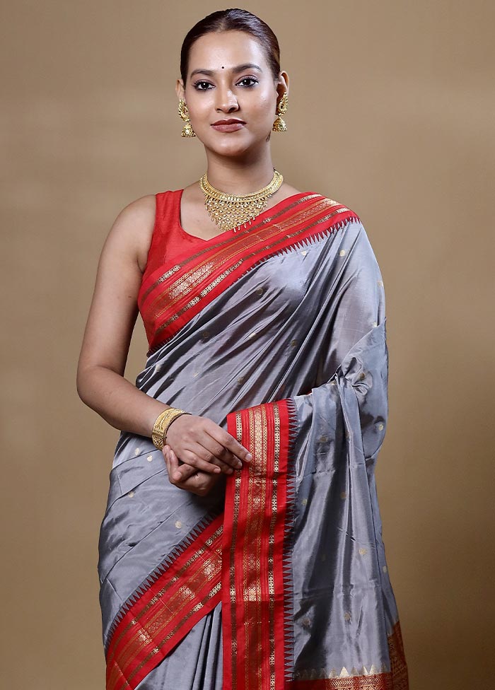 Grey Handloom Kanjivaram Pure Silk Saree With Blouse Piece