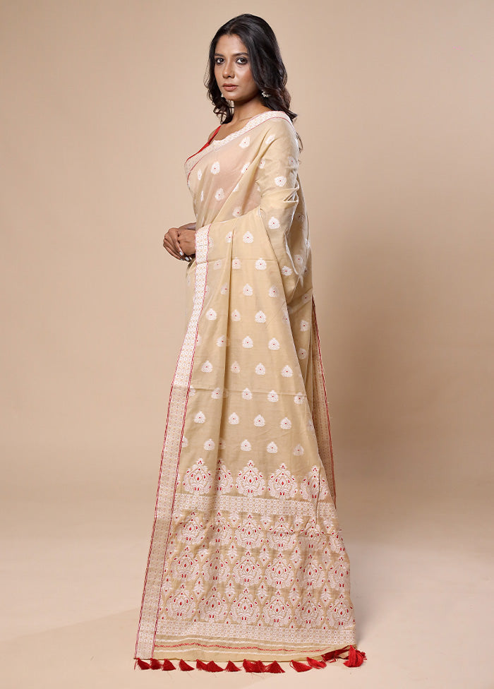 Cream Assam Silk Saree With Blouse Piece