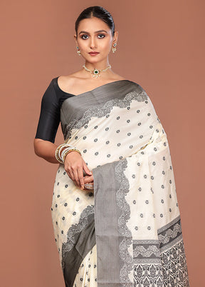 Cream Kanjivaram Silk Saree With Blouse Piece