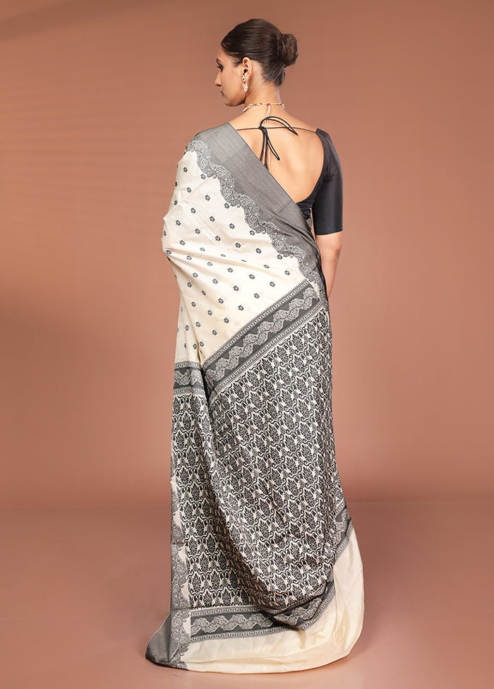 Cream Kanjivaram Silk Saree With Blouse Piece