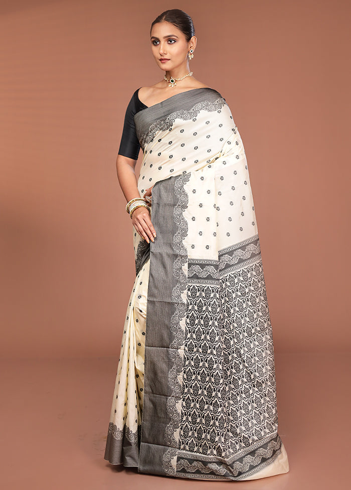 Cream Kanjivaram Silk Saree With Blouse Piece