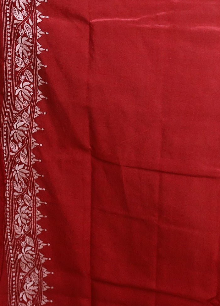 Red Handloom Kantha Stitch Pure Silk Saree With Blouse Piece