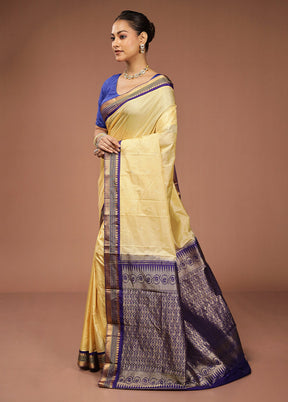 Cream Kanjivaram Silk Saree With Blouse Piece