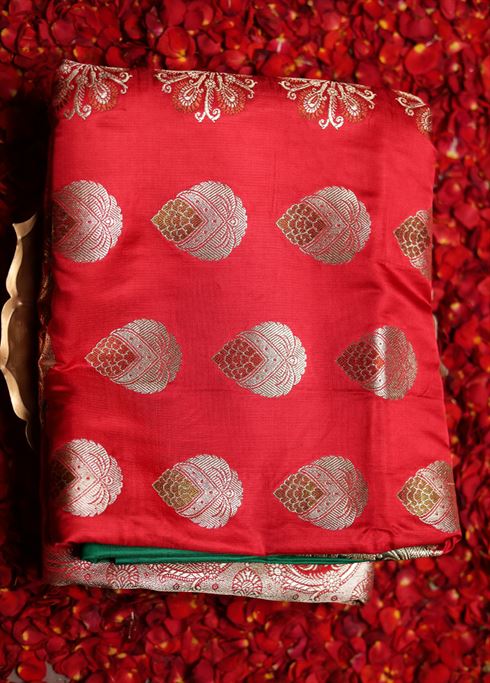 Red Handloom Banarasi Pure Silk Saree With Blouse Piece