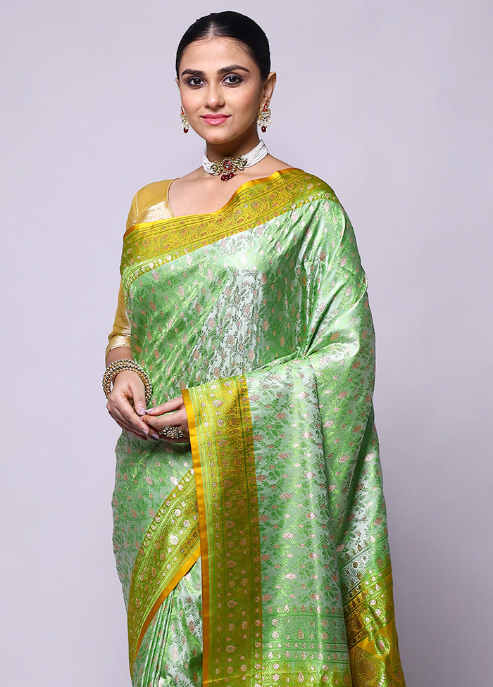 Green Tanchoi Silk Saree With Blouse Piece