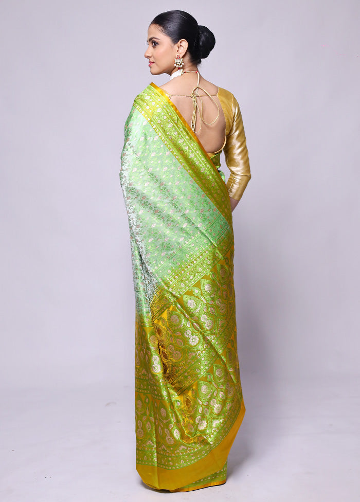 Green Tanchoi Silk Saree With Blouse Piece