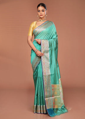 Green Dupion Silk Saree With Blouse Piece