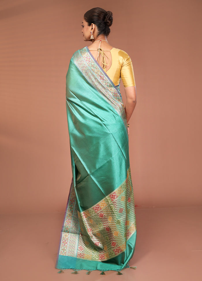 Green Dupion Silk Saree With Blouse Piece
