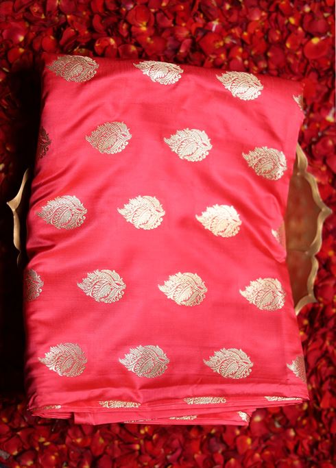 Pink Handloom Banarasi Pure Silk Saree With Blouse Piece