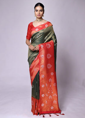 Green Dupion Silk Saree With Blouse Piece