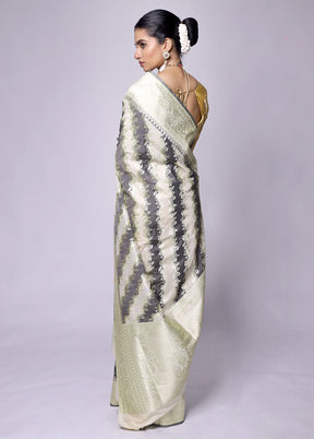 Grey Uppada Silk Saree With Blouse Piece