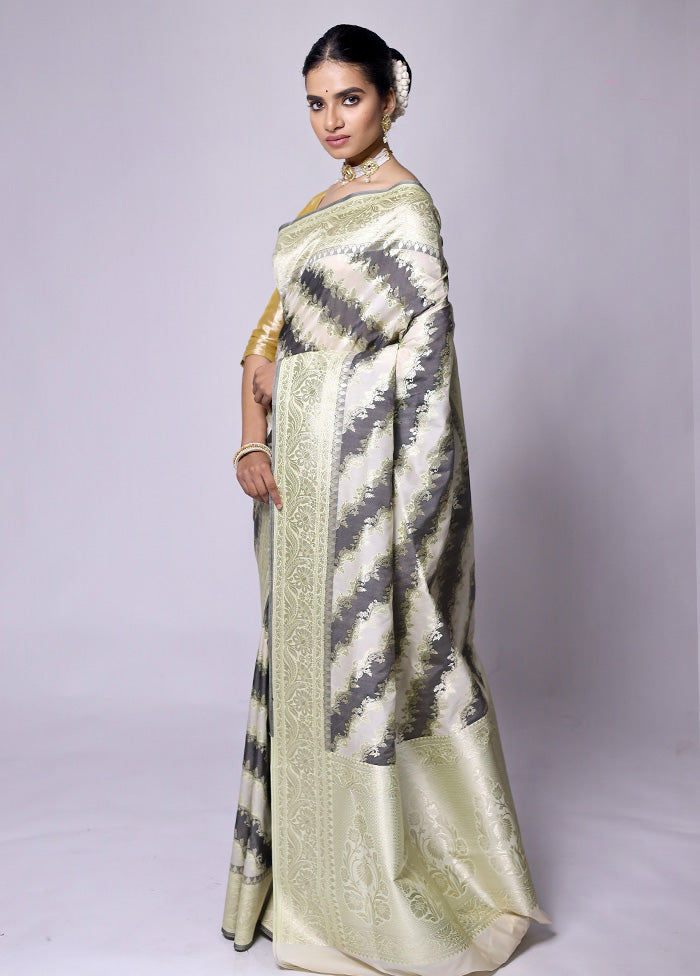 Grey Uppada Silk Saree With Blouse Piece