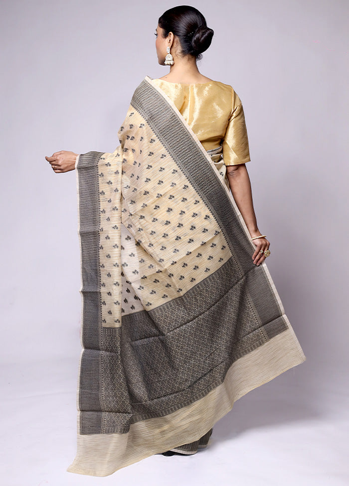 Cream Cotton Saree With Blouse Piece