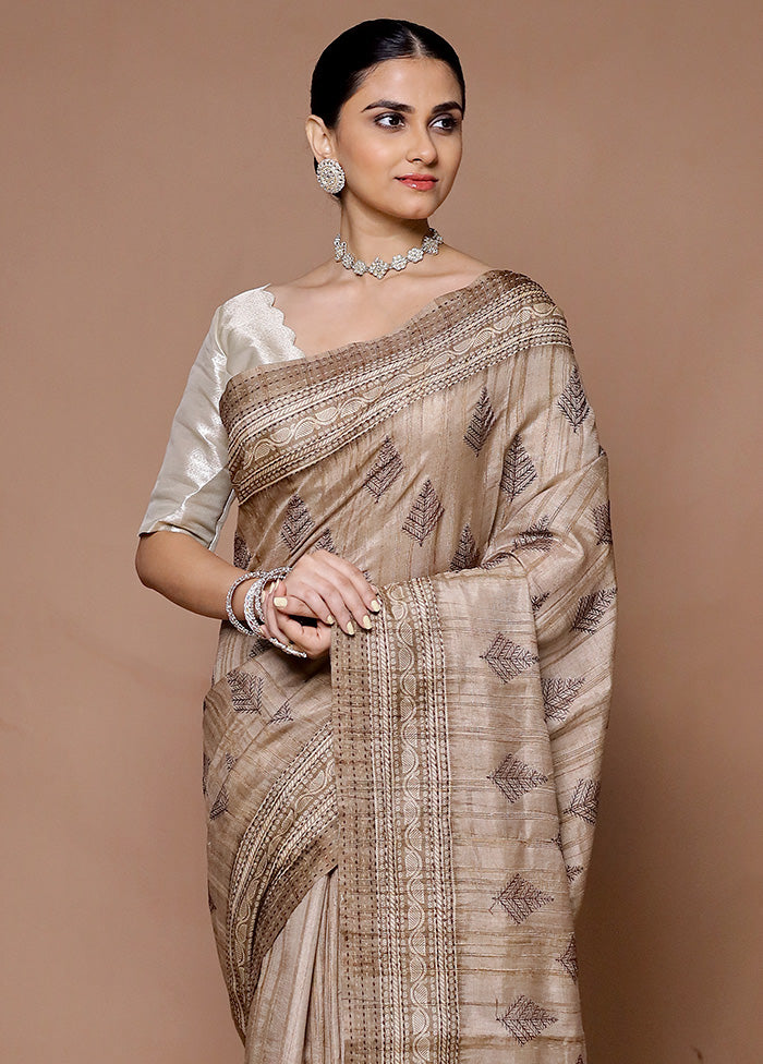 Cream Tussar Silk Saree With Blouse Piece