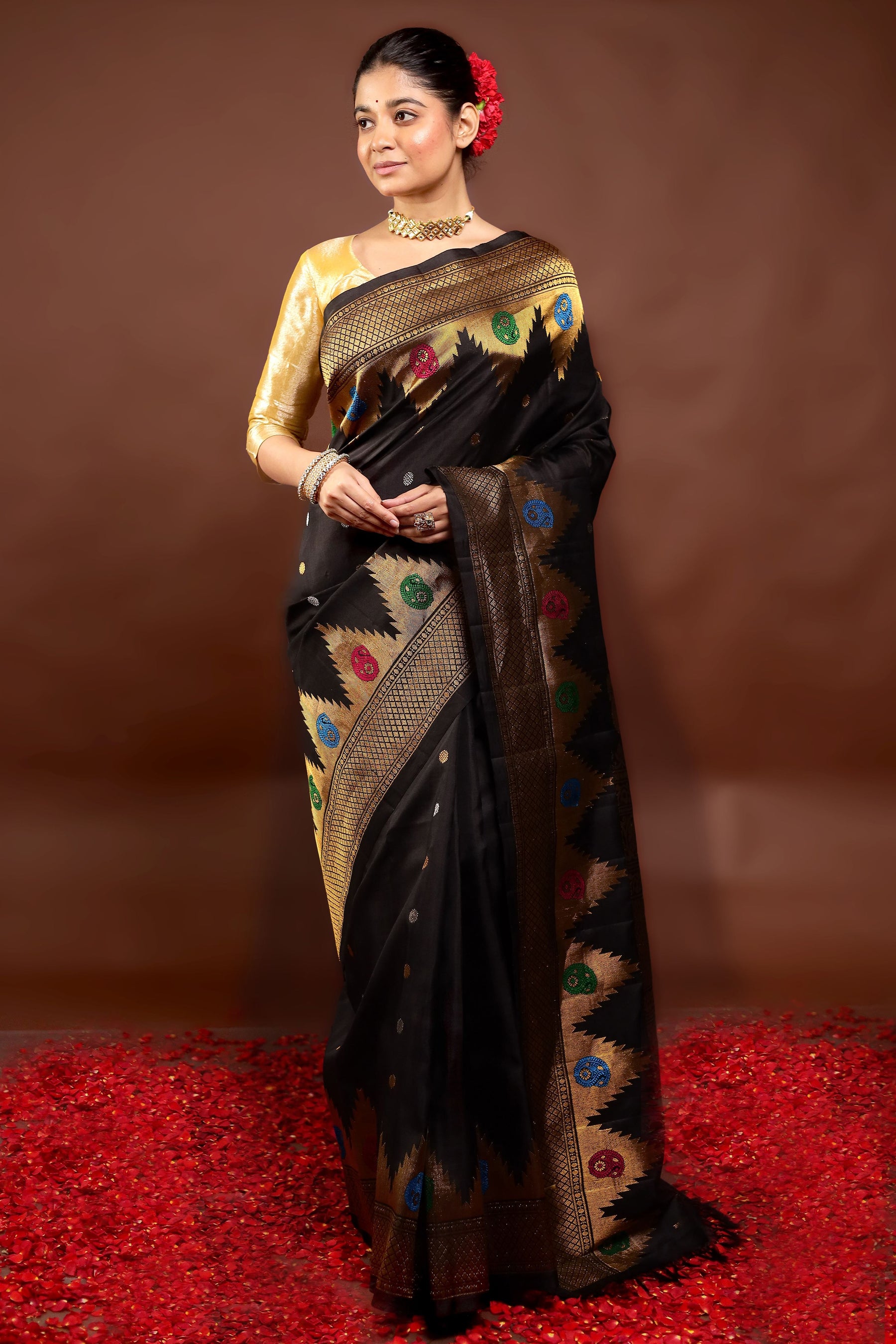 Black Gadwal Pure Silk Saree Without Blouse Piece