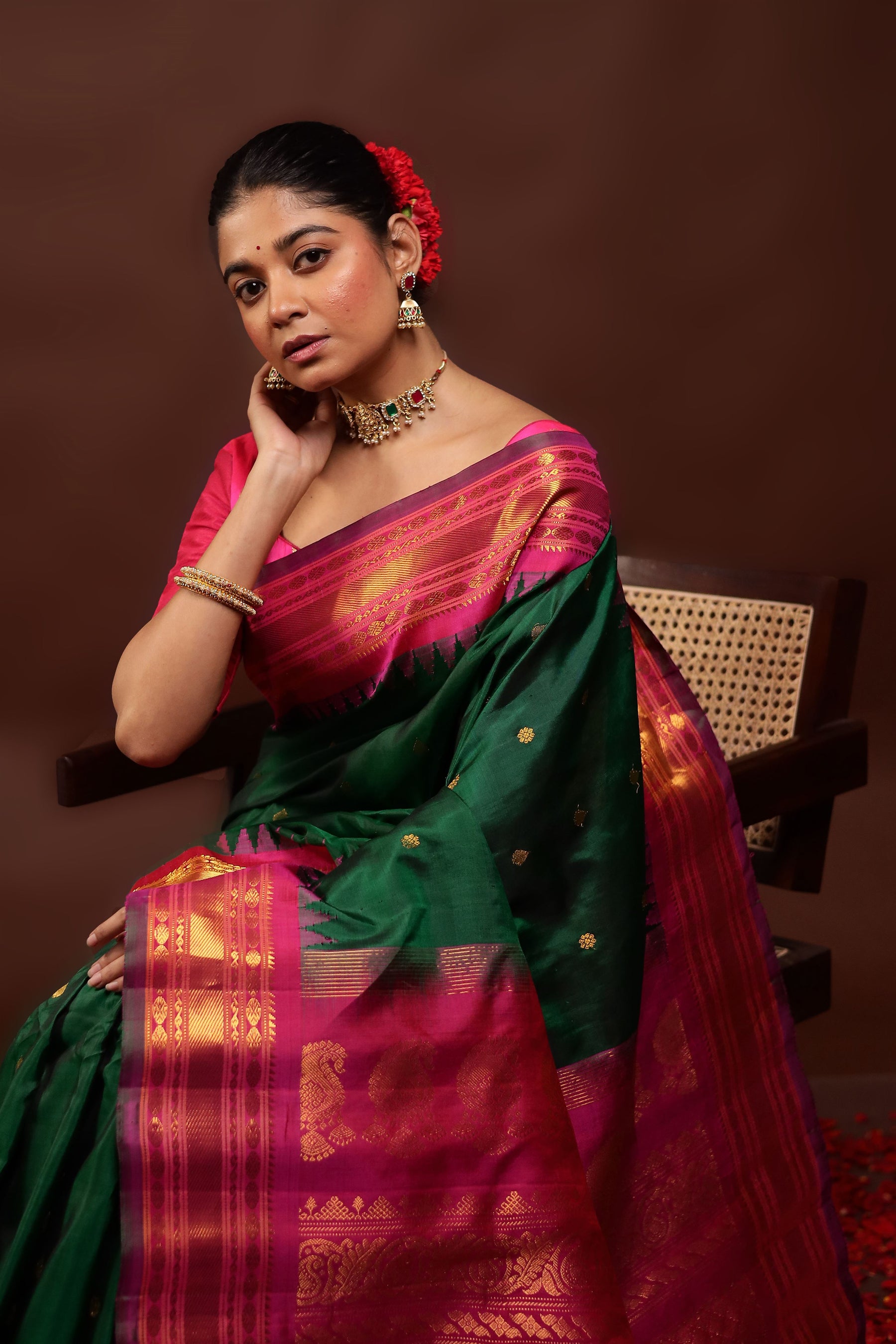 Green Gadwal Pure Silk Saree Without Blouse Piece